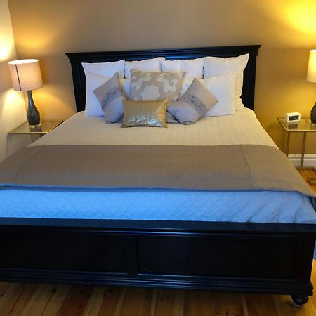 Belle De Nuit Hotel Wakefield Bagian luar foto