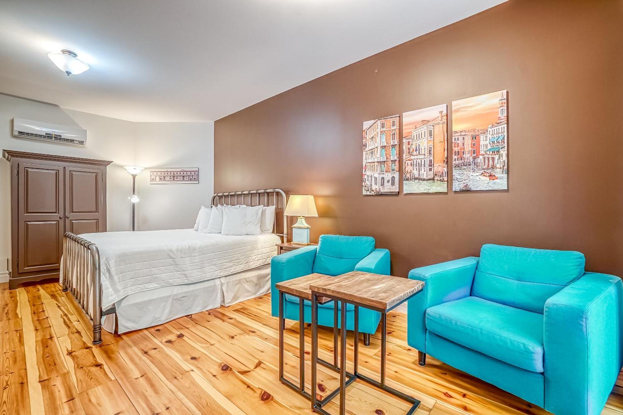 Belle De Nuit Hotel Wakefield Bagian luar foto