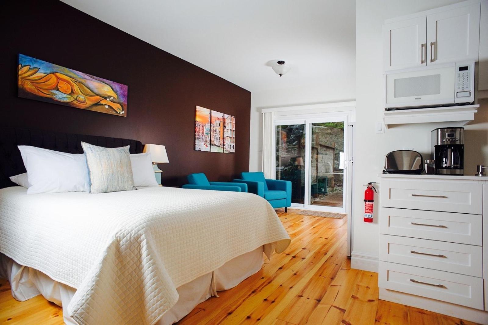Belle De Nuit Hotel Wakefield Bagian luar foto