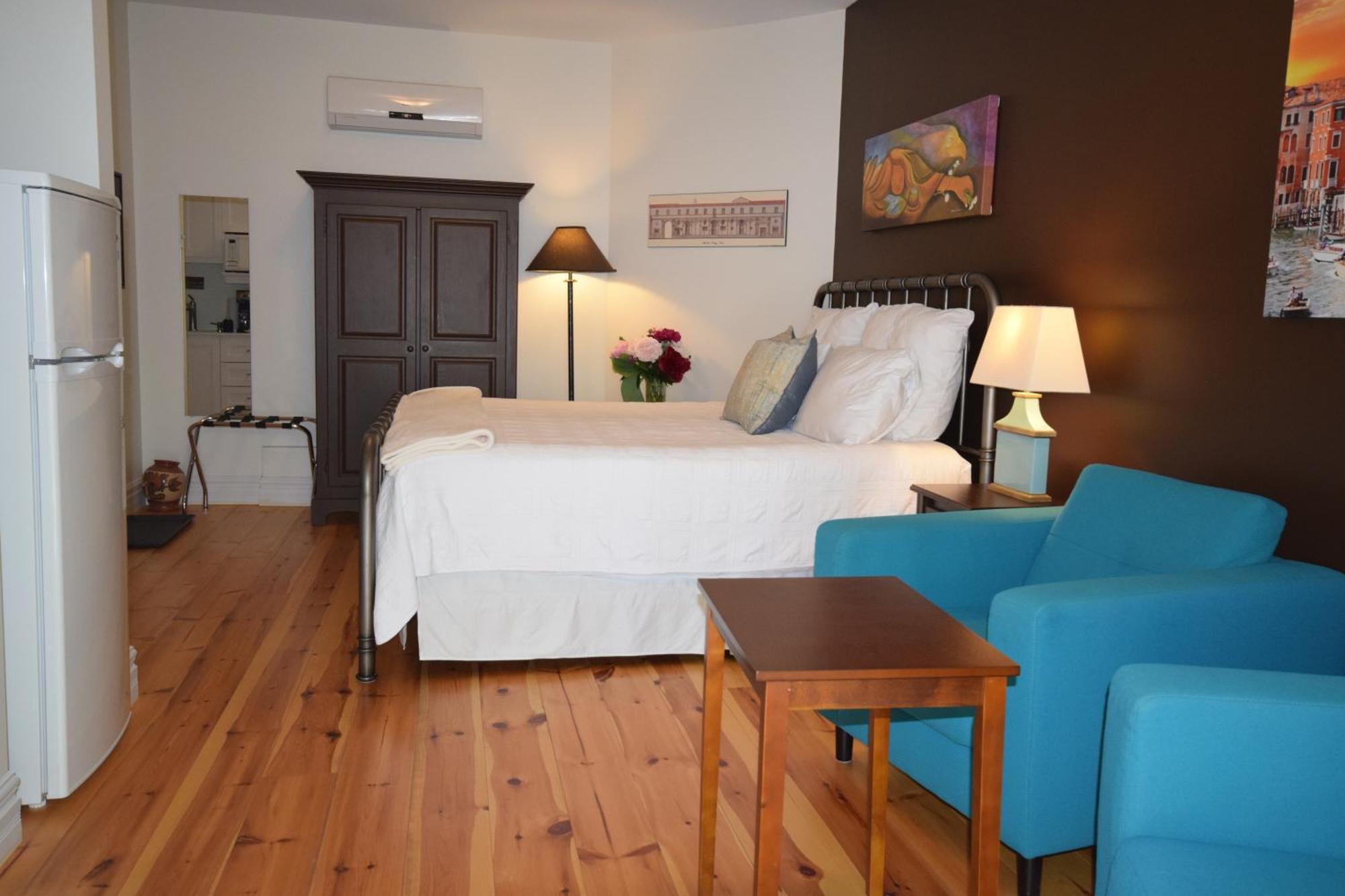 Belle De Nuit Hotel Wakefield Bagian luar foto