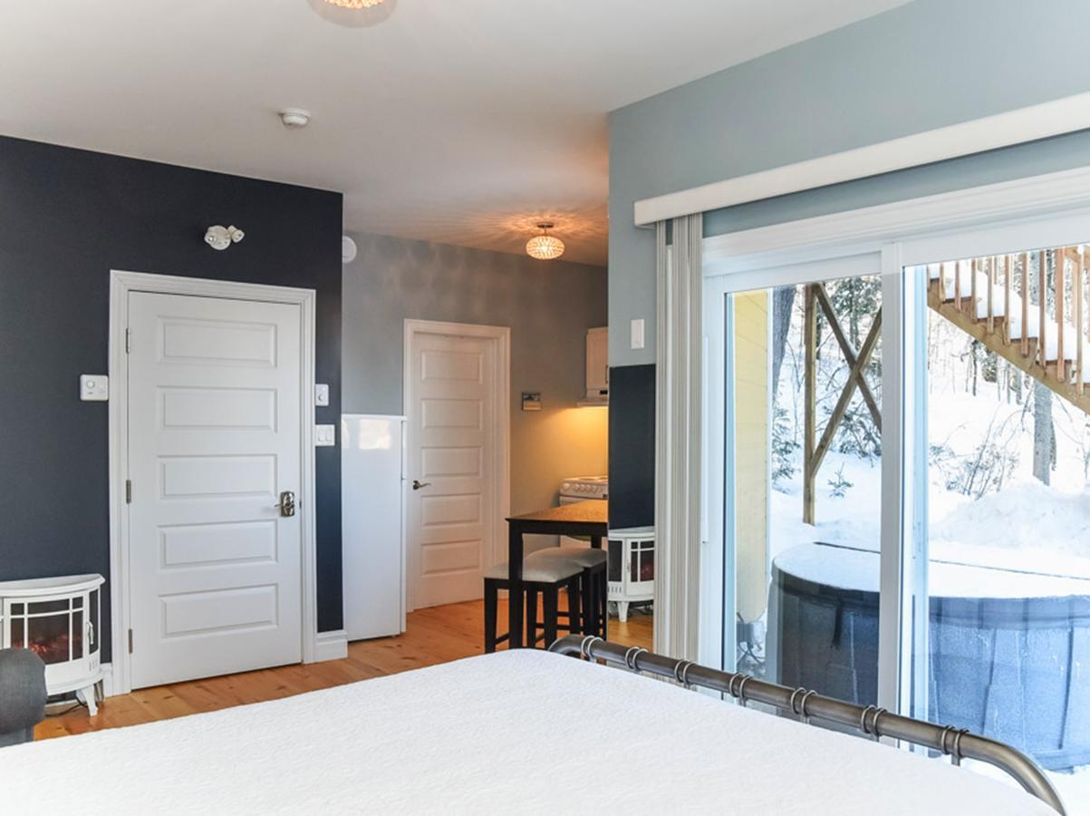 Belle De Nuit Hotel Wakefield Bagian luar foto