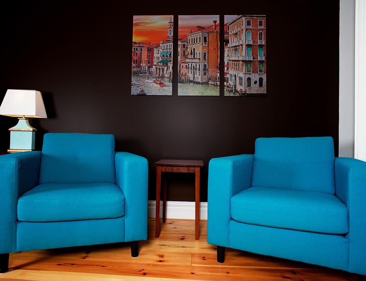 Belle De Nuit Hotel Wakefield Bagian luar foto